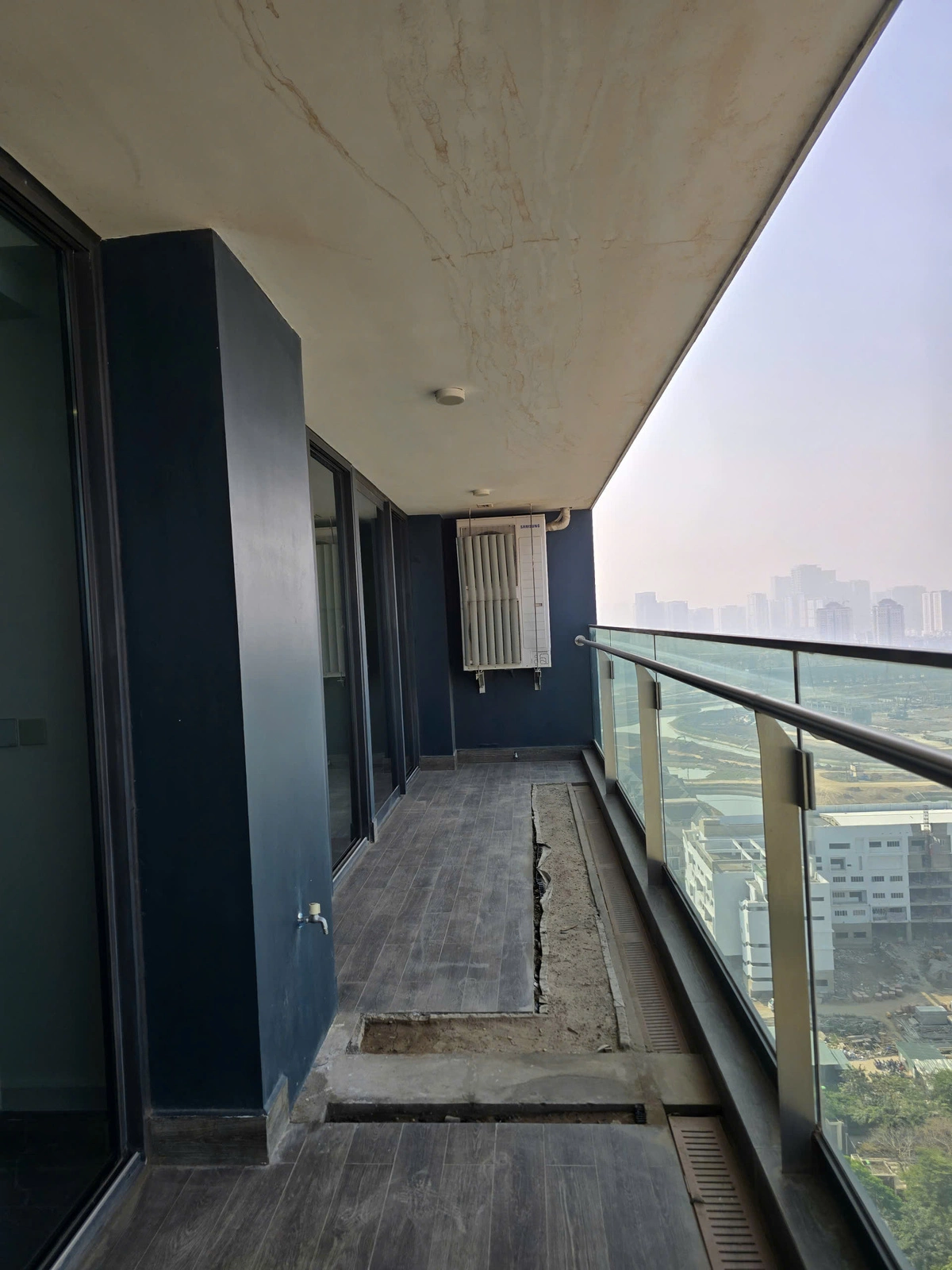 Căn hộ 200 m2 'thay áo' bằng những đường cong (ảnh 4)